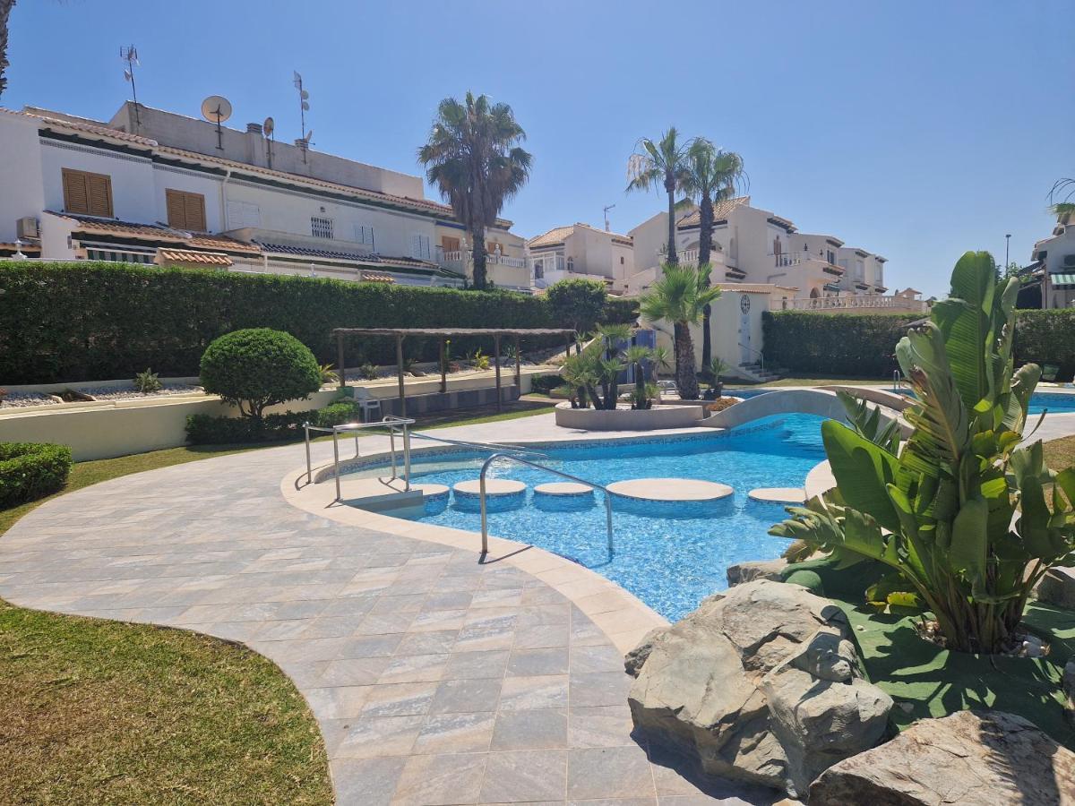 Lovely Apartment Near The Beach In Sunny La Mata Torrevieja Exterior foto